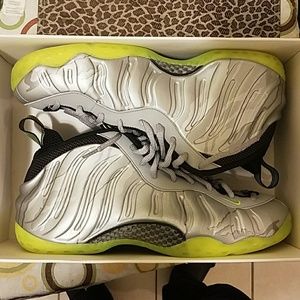 Air Foamposite Premium (2014) Metallic silver/volt